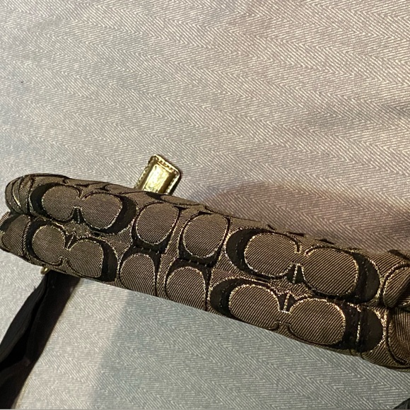 Vintage COACH Poppy crossbody bag,logo print with gold details, distressed look - Picture 7 of 16